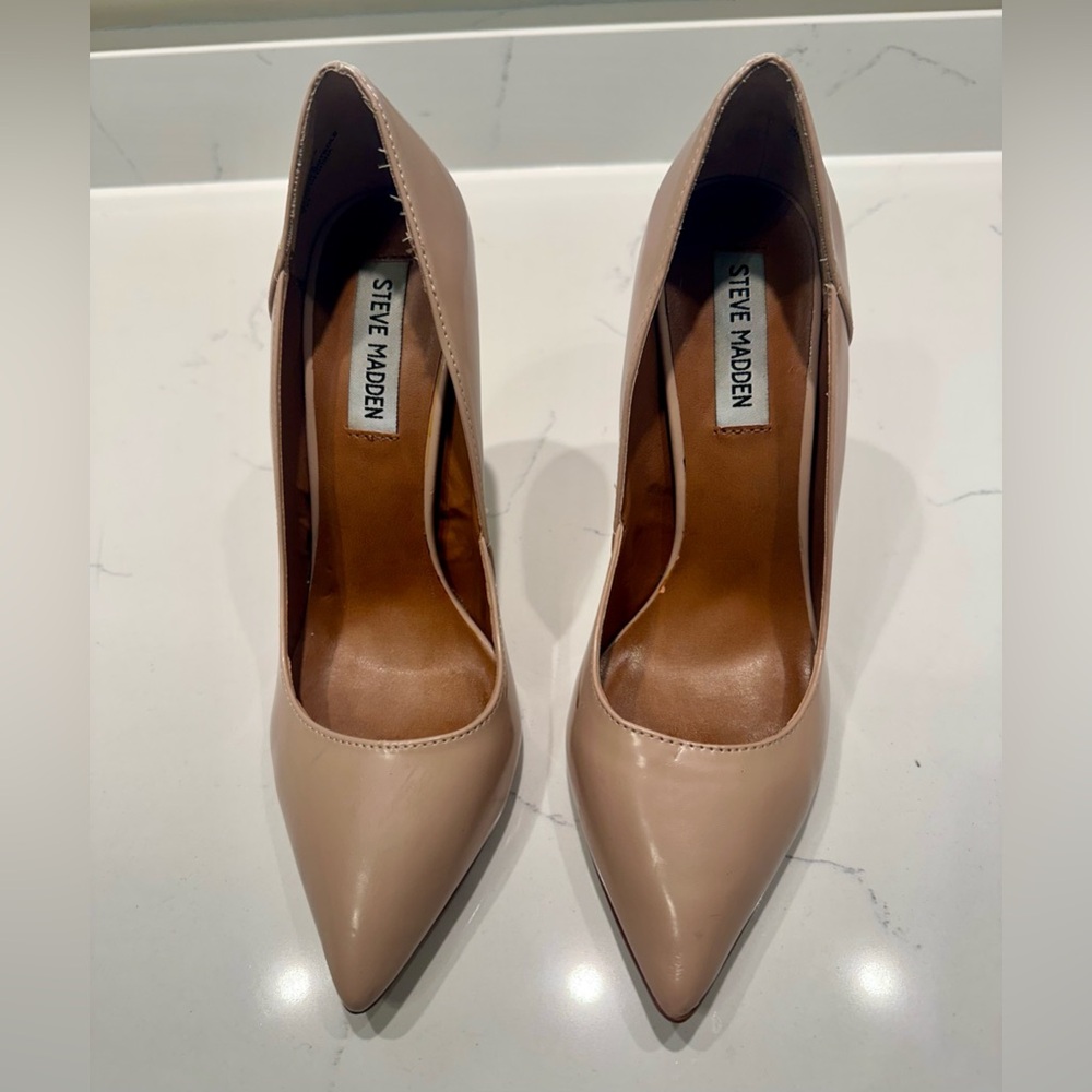 Steve Madden Nude/Tan Pointed Heels - size 8.5 - Picture 3 of 8